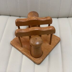 No-brand Brown and Tan Dinnerware